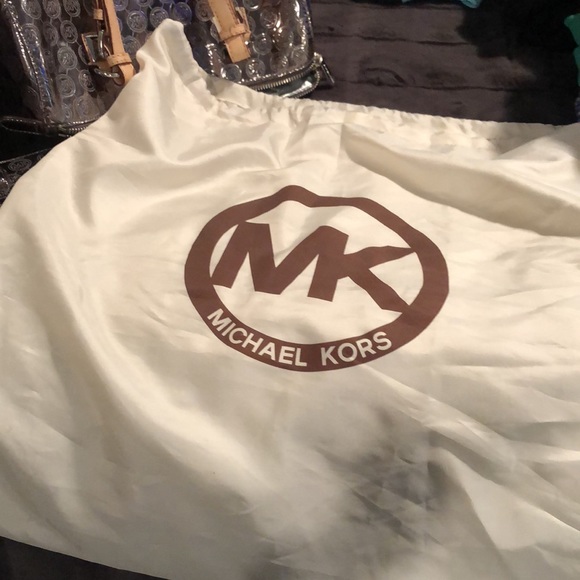 Michael Kors bag with matching wallet - Picture 4 of 5
